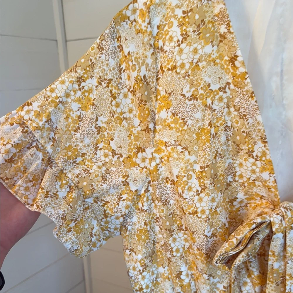 Forever 21 Yellow Floral Blouse - Picture 5 of 8